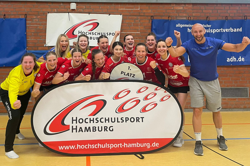 Gruppenbild: Handballteam der Damen