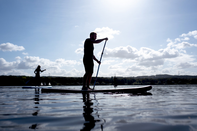 Hochschulsport Stand Up Paddling auf dem Kemnader See