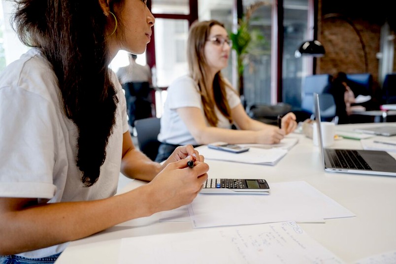 Studierende lernen