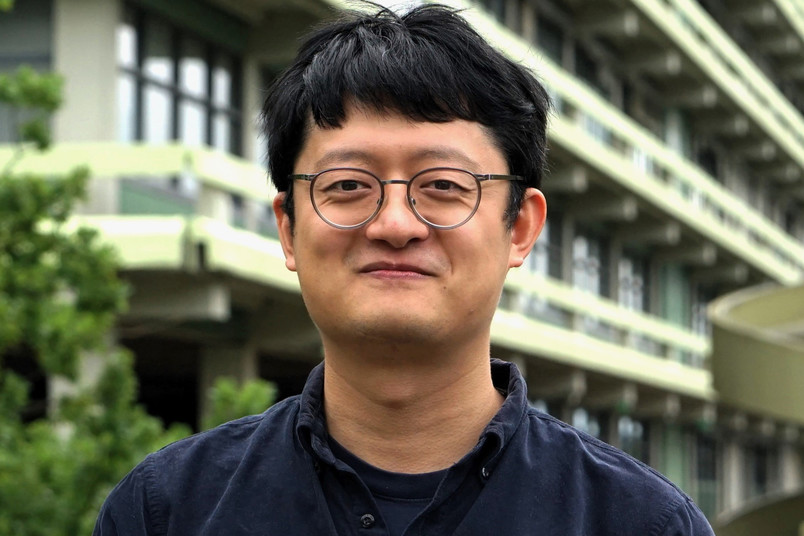 Yicheng Wang ist Postdoc am Lehrstuhl Photonics and Ultrafast Laser Science.