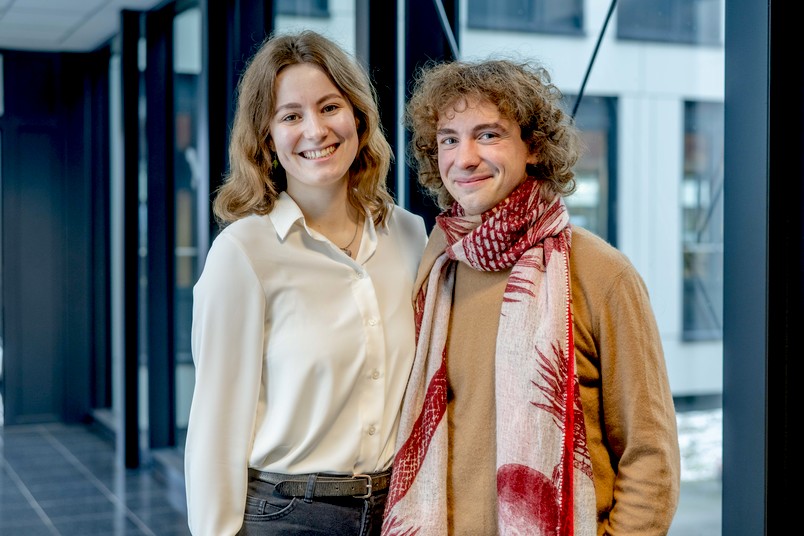 Zu sehen ist die neue Studierendenvertretung von UNIC bestehend aus Nina Harbecke und Alexander Lueg.