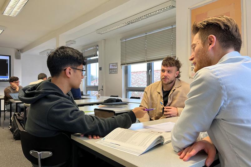 Studierende lernen