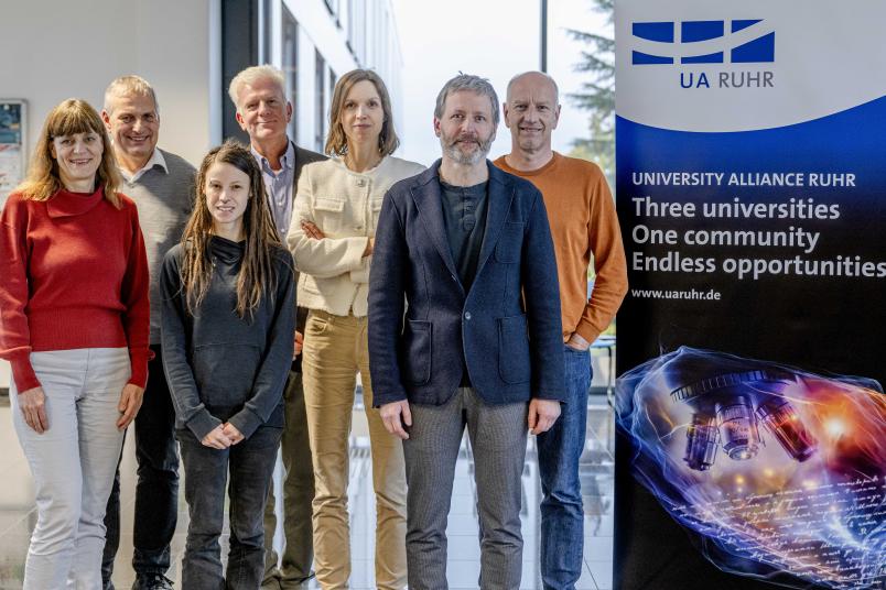 Sieben von neuen Mitgliedern des Ethikrats (von links): Katja Ickstadt, Wolfgang Rhode, Karola Marky, Stefan Huster, Eva Weber-Guskar, Christian Neuhäuser und Ulf Dittmer. Nicht im Bild zu sehen sind Elsa Kirchner und Nicole Krämer.