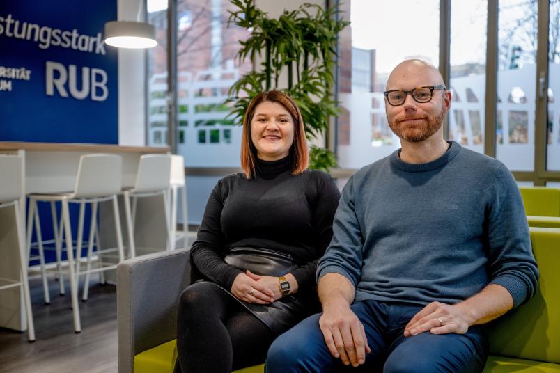 Das Bild zeigt Nadine Egelhof und Janwillem Huda von Face.