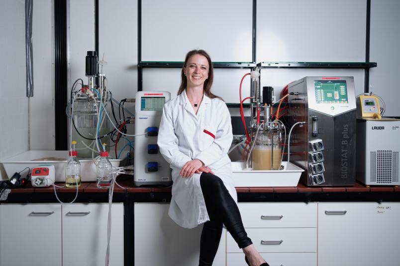 Carolin Mügge im Labor