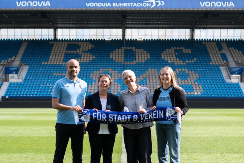 Gruppenbild im Stadion