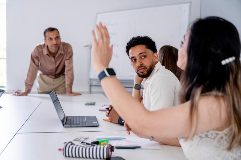Studierende in einem Seminar. 