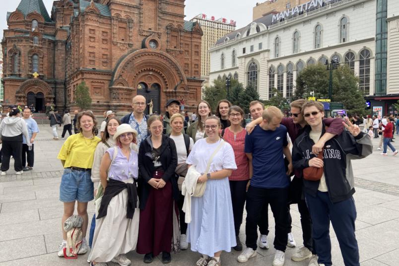 Gruppenbild einer Studierendengruppe