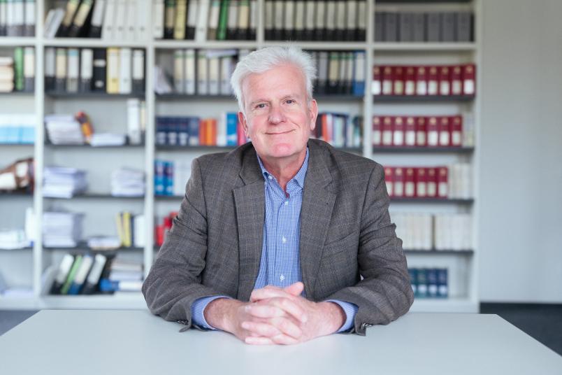 Porträt von Stefan Huster