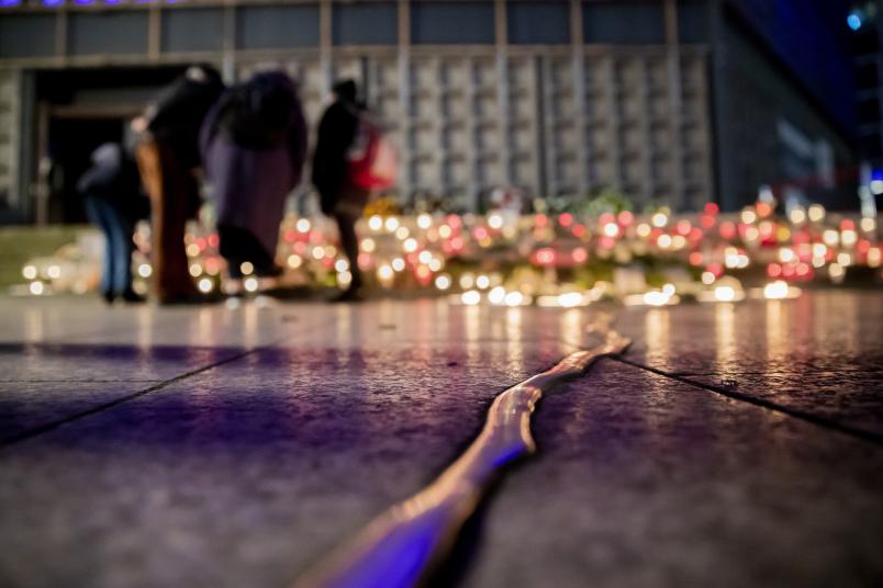 Attentat Berlin Mahnmal goldener Riss