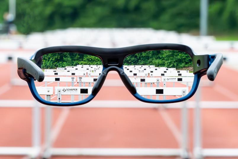 
	Klare Sicht nur mit genormter Sportbrille
