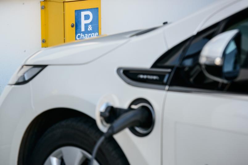E-Auto an der Ladestation