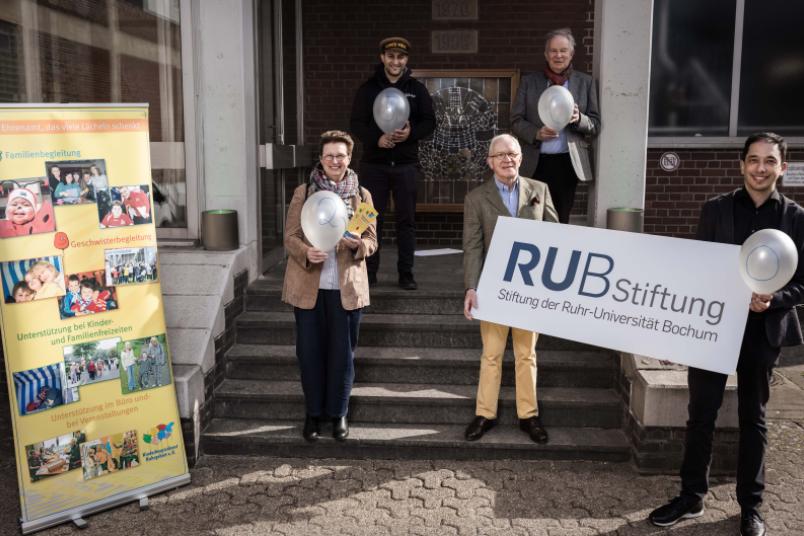 Birgit Schyboll, Vorsitzende Kinderhospizdienst Ruhrgebiet e.V., Christian Großmann, CEO Ingpuls GmbH, Hugo Fiege, Oliver Basu Malli
