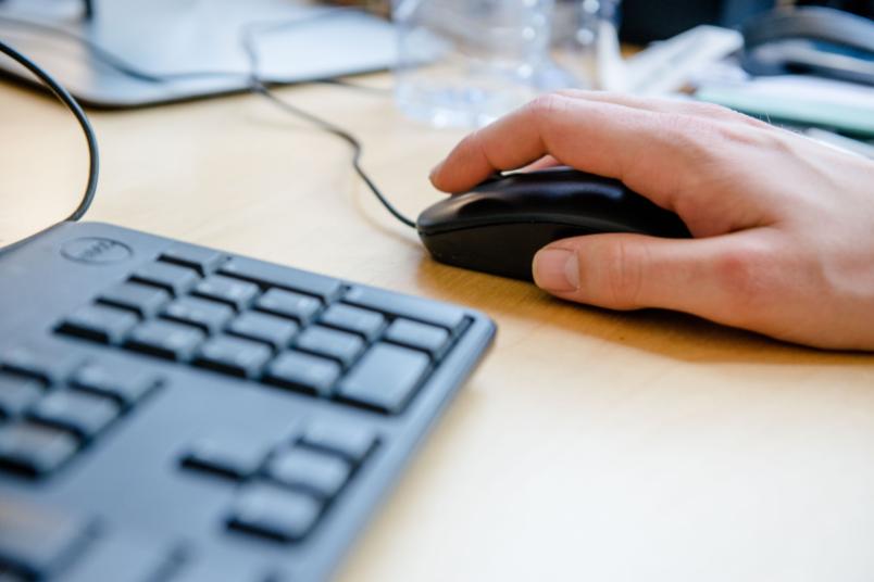 Hand bedient Computermaus. 