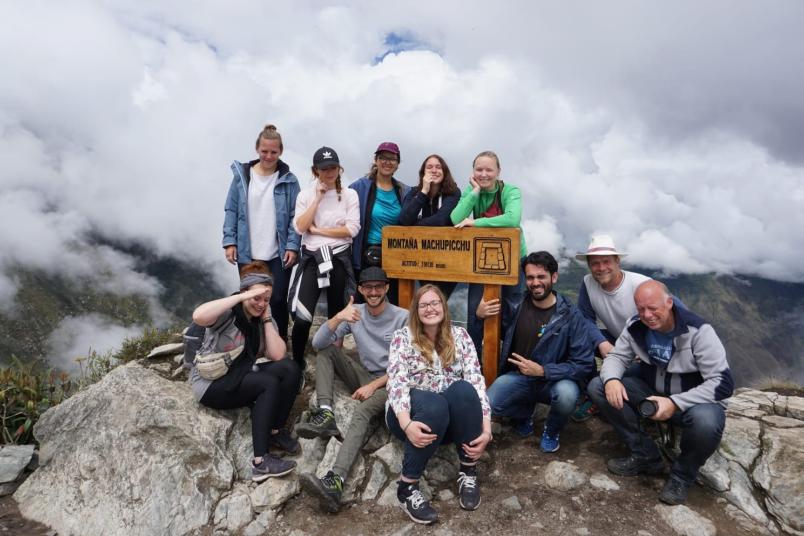 Reisegruppe auf Gipfel
