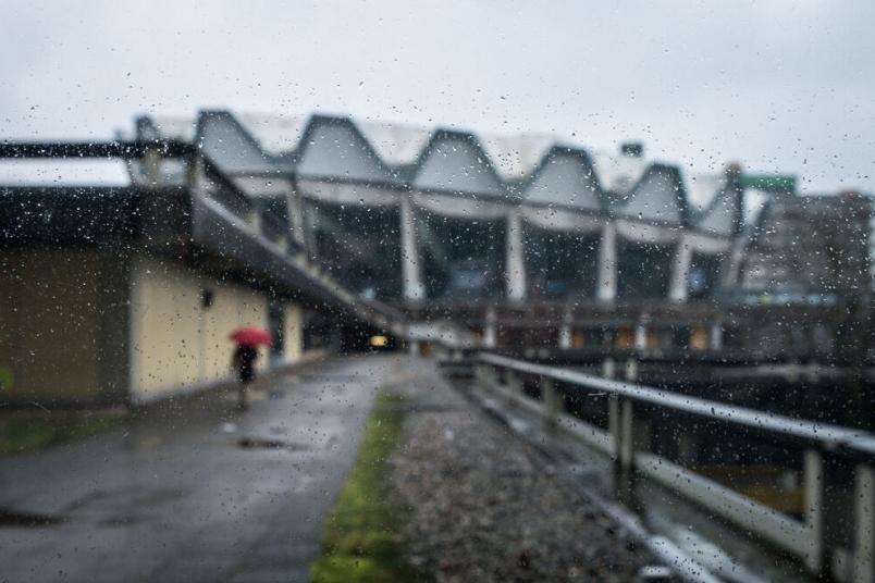 Das audimax im Regen