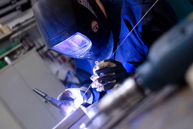 Schweißarbeit in einer Werkstatt an der Ruhr-Universität Bochum