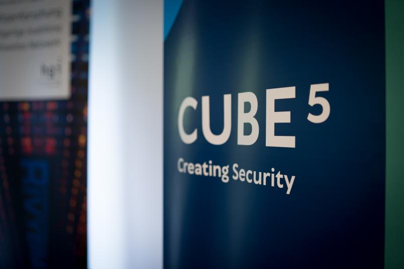 Logo von Cube 5