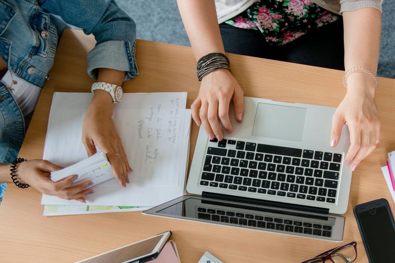 Studierende lernen
