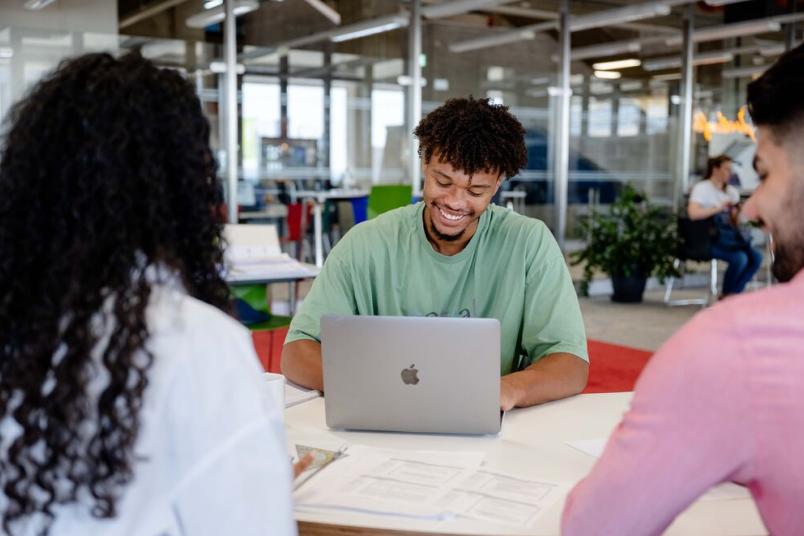 Studierende lernen