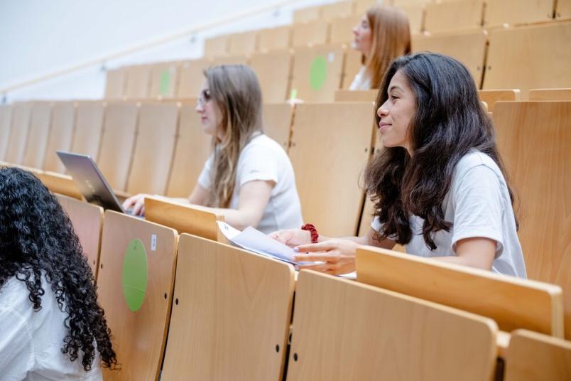 Studierende im Hörsaal