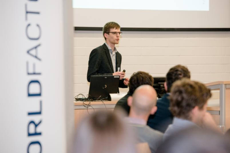 Junge Unternehmer stellen ihre Ideen dem Publikum vor: Start-up-Pitch im Universitätsforum