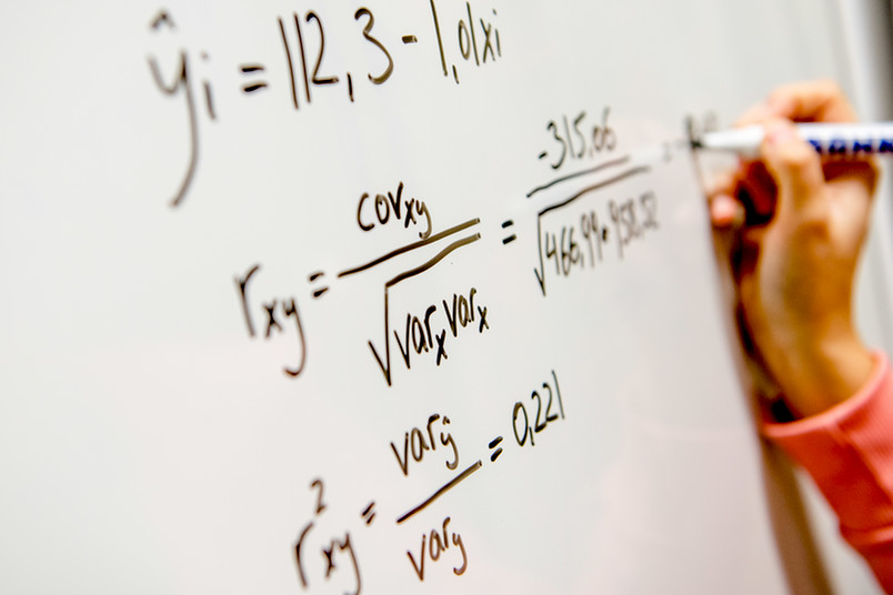 Formeln auf einem Whiteboard