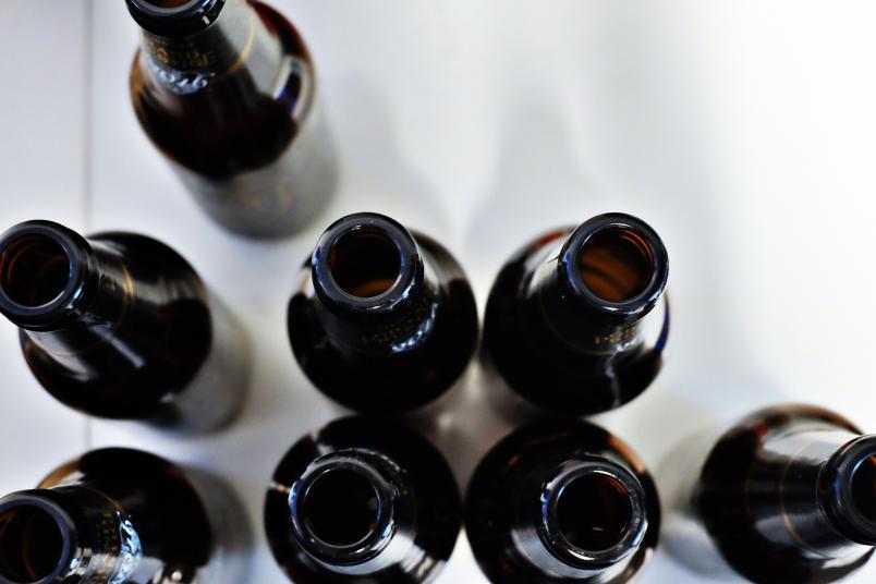 Bierflaschen von oben