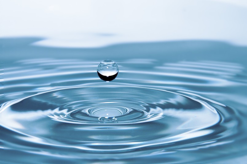 Wasser spielt bei chemischen Prozessen eine entscheidende Rolle.