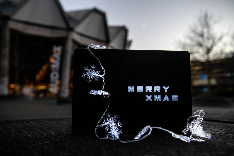 Leuchtschrift vor dem Audimax