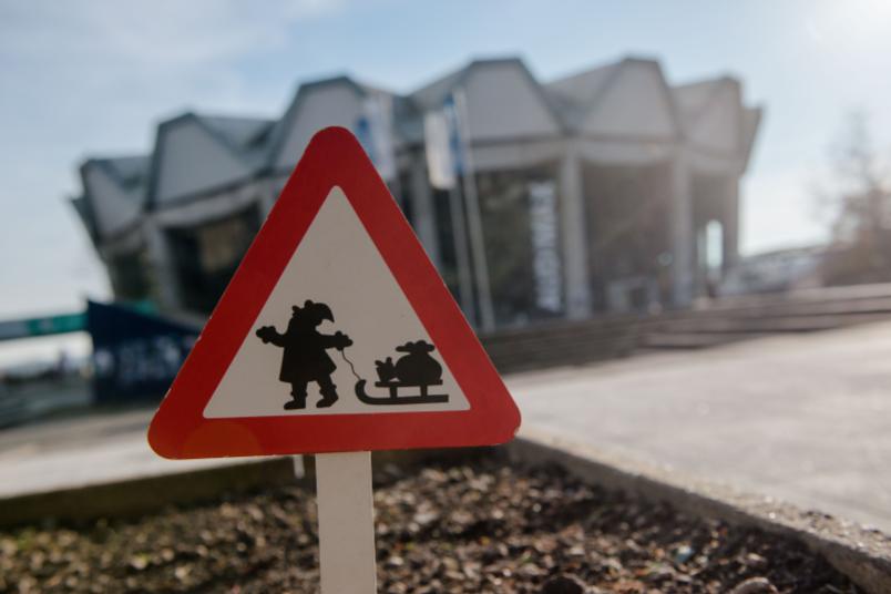 Schild mit Weihnachtsmann