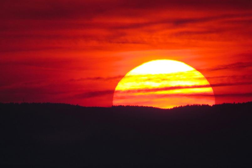 <div>
Noch vor Sonnenuntergang gibt es erhellende Einblicke in die Welt der Astrophysik.</div>