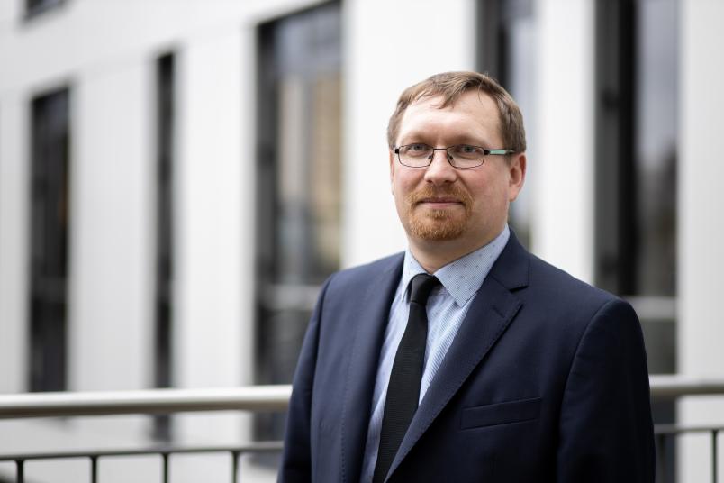 Dirk Tischler ist neuer Professor an der Fakultät für Biologie und Biotechnologie der RUB.