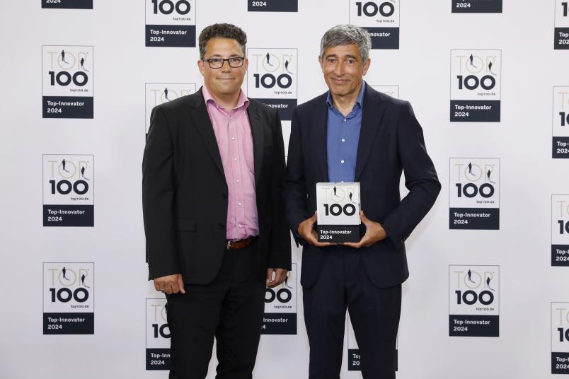 Yves Gensterblum (links) und Ranga Yogeshwar bei der Preisverleihung in Weimar