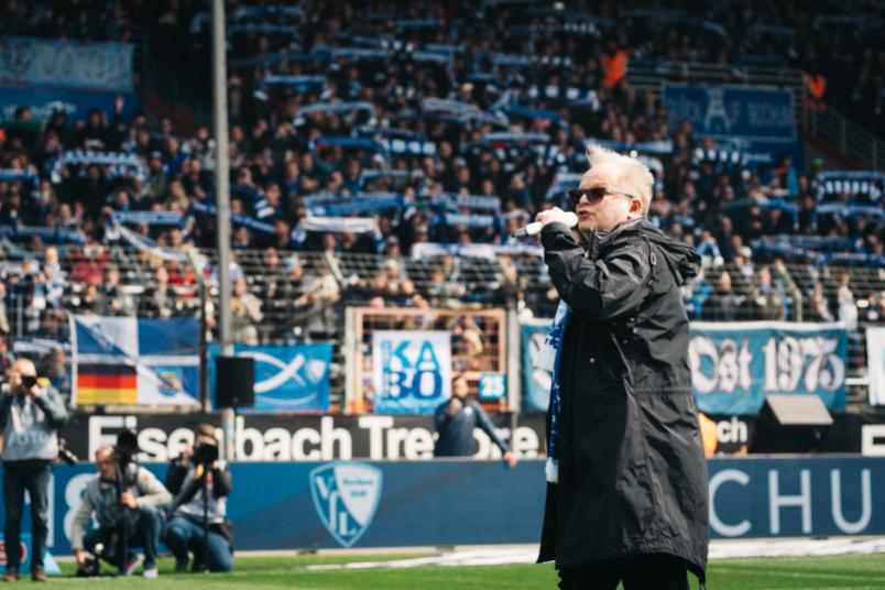 Herbert Grönemeyer singt beim Heimspiel „Bochum“.