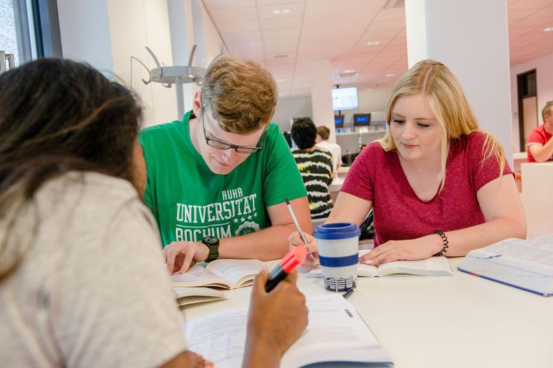 
	Im Optionalbereich können Studierende im Bachelorstudium über den Tellerrand des eigenen Faches blicken.
