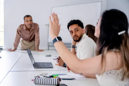 Studierende in einem Seminar. 