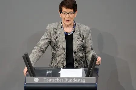 Bundestagspräsidentin a. D. Prof. Dr. Rita Süssmuth bei einer Rede
