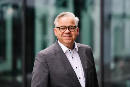 Porträtfoto von Achim Dilling, Kanzler der Ruhr-Universität Bochum