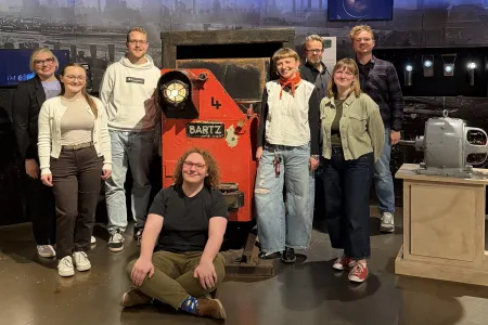 Gruppenbild mit Studierenden